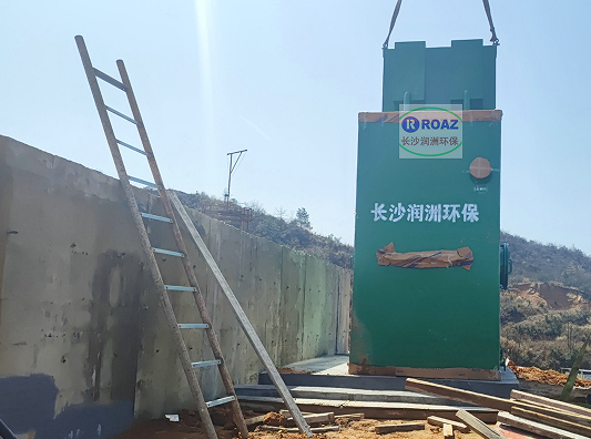 200噸一體化凈水設(shè)備投入使用; 200噸一體化凈水設(shè)備投入使用;